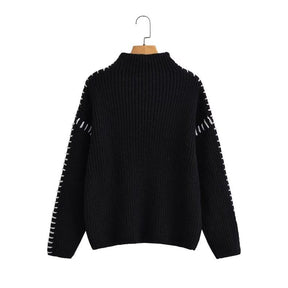 STRICK SWEATER MIT WEIẞEN AKZENTEN